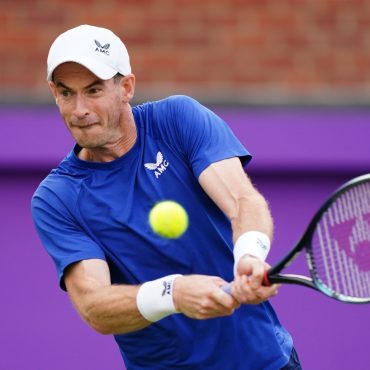 Andy Murray wins Queens Club opener in 1000th match of career