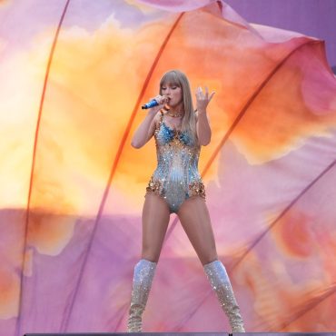 Taylor Swift hosts unforgettable London show