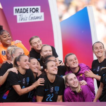 Royals Lead Nation In Wishing Englands Lionesses Good Luck Ahead Of Euros Final