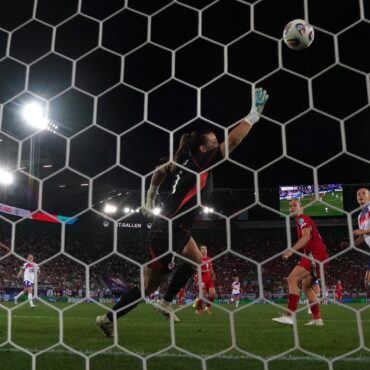 England Thrash Wales To Reach Euros Quarters