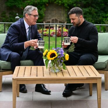 Starmer Welcomes Zelensky To Downing Street Ahead Of Putin Trump Meeting