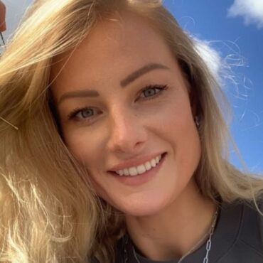 Experienced Skydiver Deliberately Fell To Her Death Coroner Finds