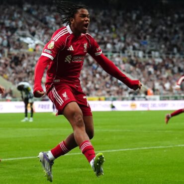 Arne Slot Hails Liverpools Mentality To Fight After Late Rio Ngumoha Winner