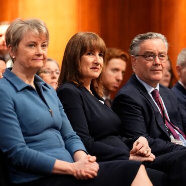 Reeves UK Will Not Be Buffeted Around Amid Trump Tariff Threats