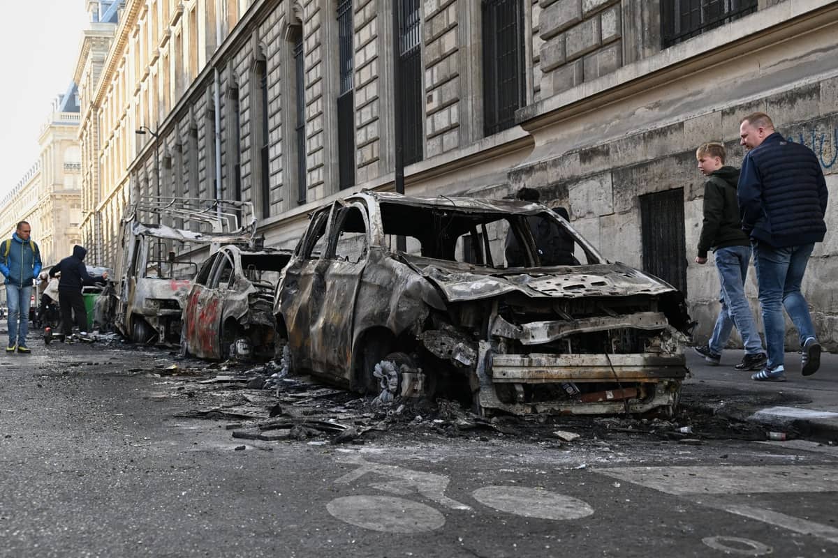 Paris Police Make 855 Arrests After Violent Clashes And Looting During Protests