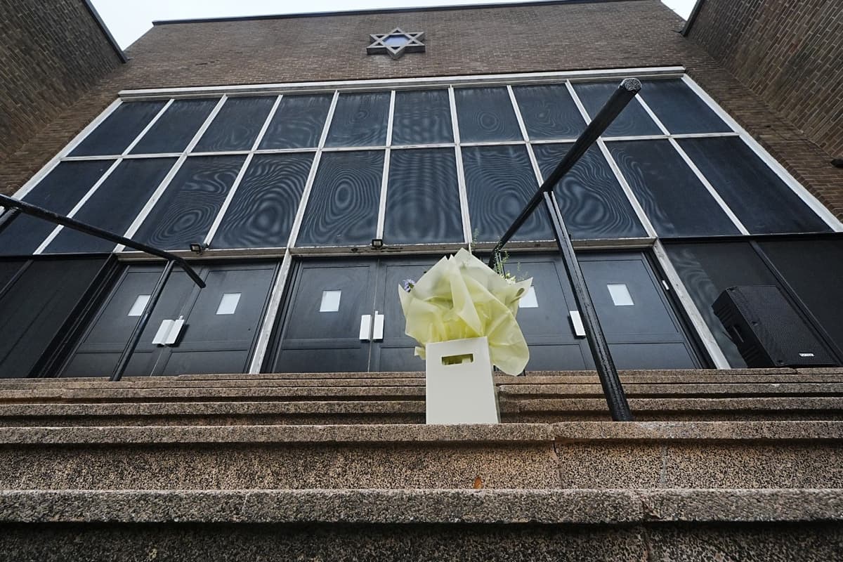 Police Chief Vows To Defend Jewish Community On Anniversary Of Attack