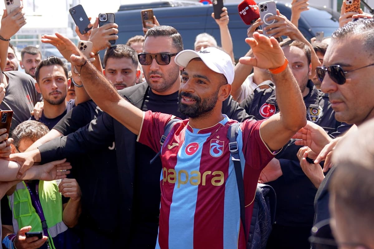 Mohamed Salah Arrives In Istanbul Wearing Trabzonspor Shirt To Finalise Move
