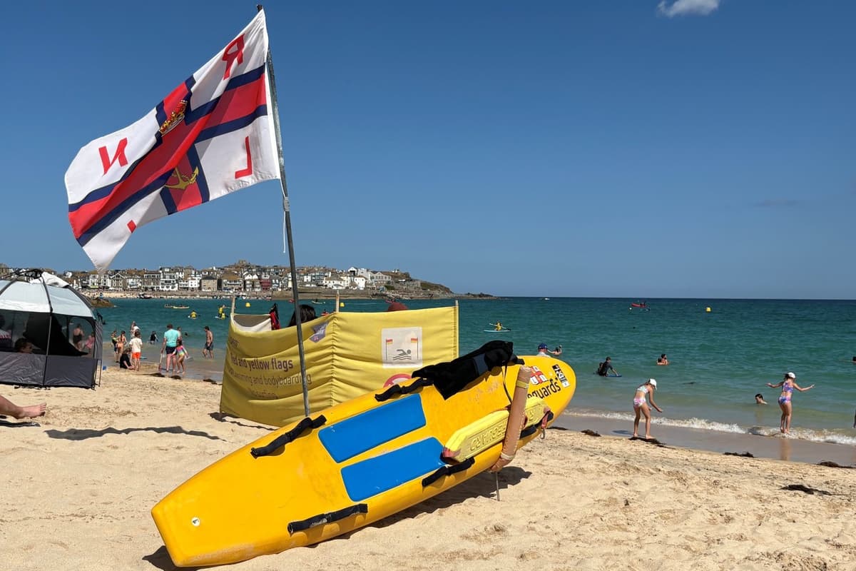 Dont Wear RNLI Branding Says Charity To Deter Anti Migrant Protests