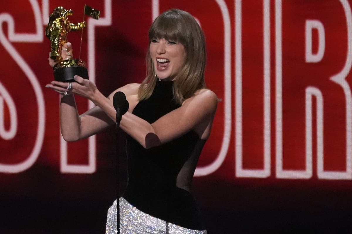 Taylor Swift Unveils New Video After Breaking MTV VMAs Record