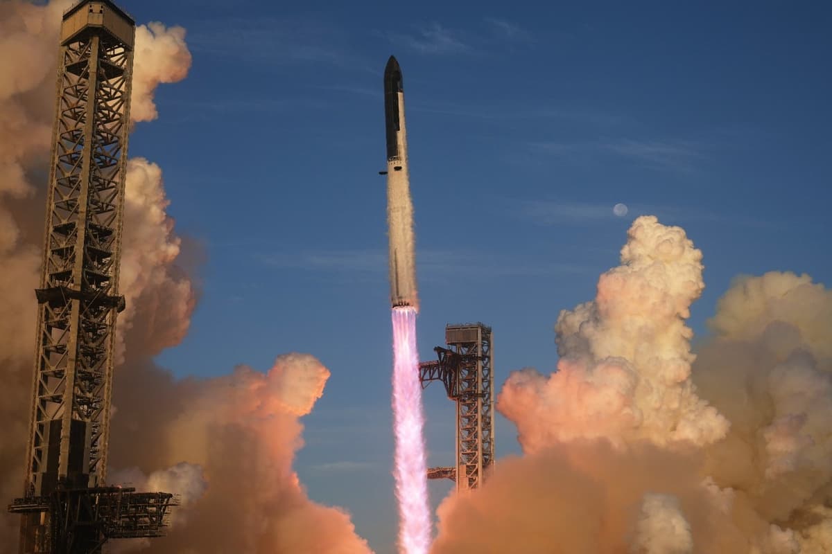 SpaceXs Starship Launches Into Orbit For First Time But Flight Ends Early