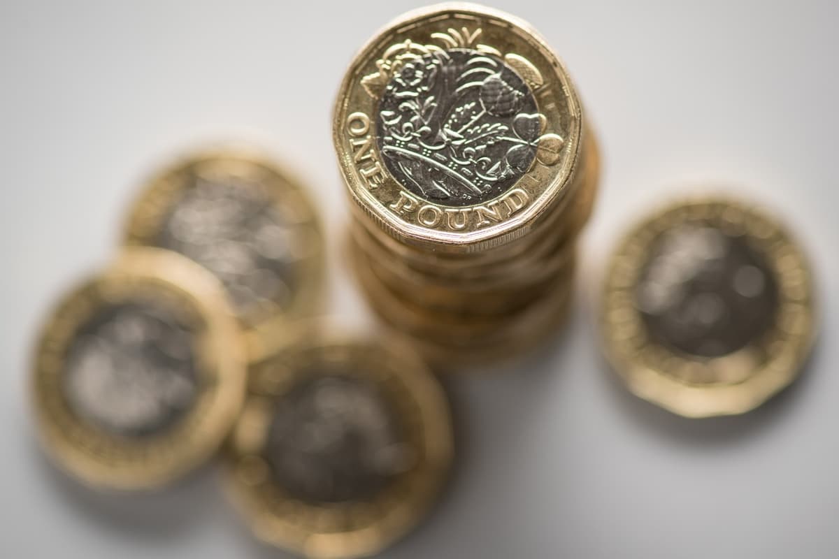 26 Of Adults Are Finding Their Income Difficult To Get By On  Report