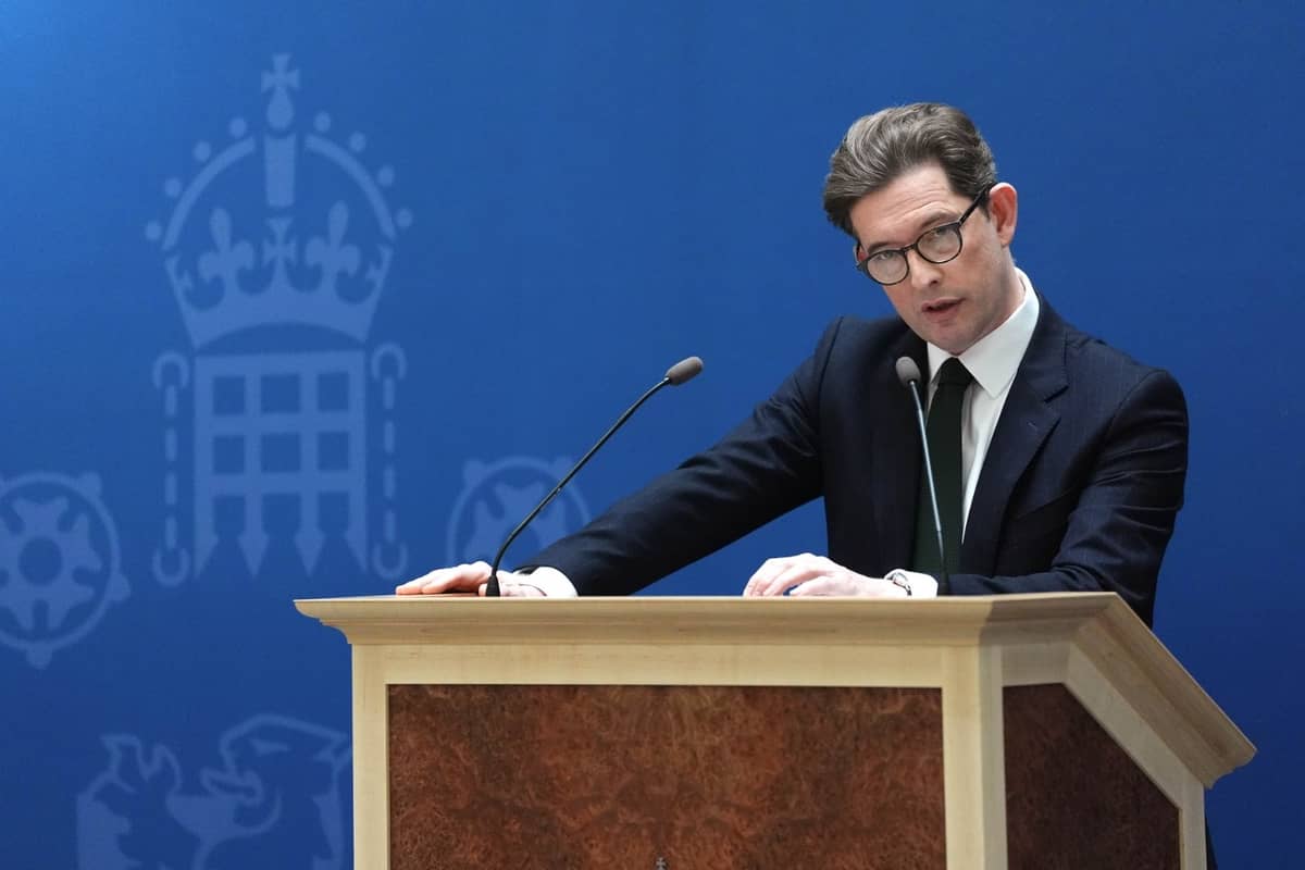 AI Could Give Terrorists Access To Bioweapons If Guardrails Fail MI5 Chief
