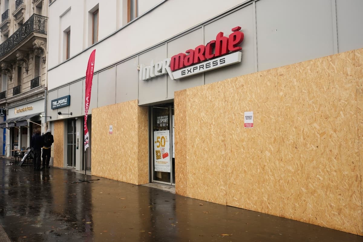 Police Deploy In Big Numbers And Museums Shut As France Braces For More Protests