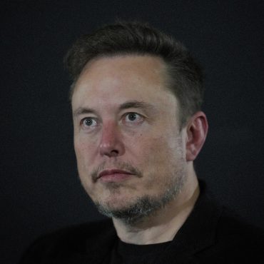 Elon Musk calls on King to dissolve Parliament over grooming gangs