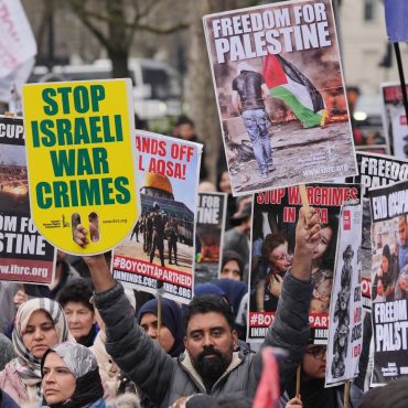 Police to be given greater powers to stop protests near places of worship