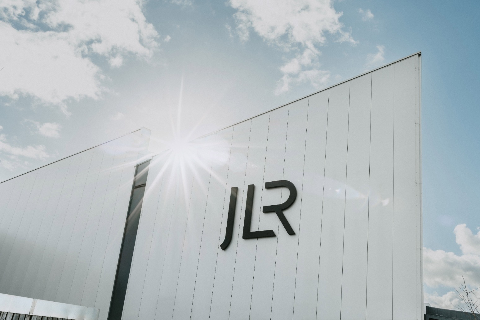 Jaguar Land Rover to pause US shipments in wake of tariffs