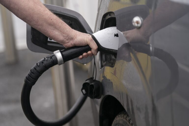 Ministers Wants Tourist Attractions To Supercharge EV Infrastructure