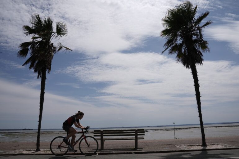 Week Long Yellow Heat Health Alert Issued For Southern Half Of England