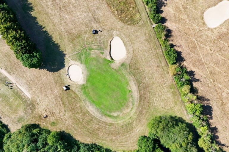 Temperatures Set To Peak On Saturday As Country Bakes In Summers Third Heatwave