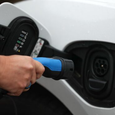 Grants For New Electric Cars To Be Reintroduced