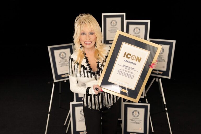 Dolly Parton Named Guinness World Records Icon