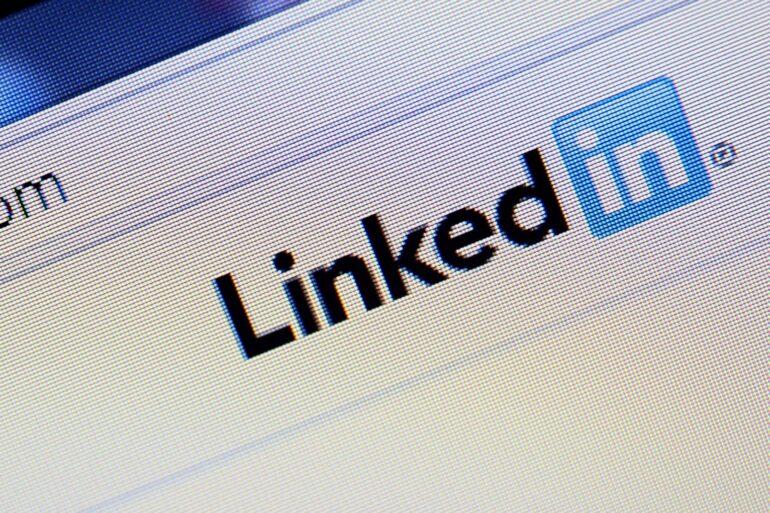 Job Seekers At Risk Amid Surge In CV Writing Scams