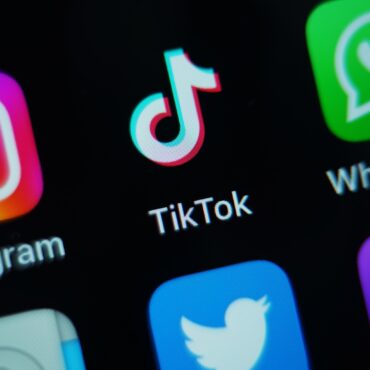 Third Of Parents Relying On Social Media To Find Parenting Tips