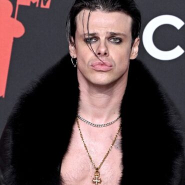 Aerosmith Score First UK No1 Album With Yungblud