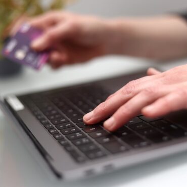 Bank Warns Of Spike In Purchase Fraud Ahead Of Christmas Shopping Season