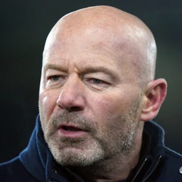 Alan Shearer Says Liverpool Title Race Is Done As Theyre All Over The Place