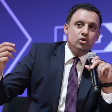 Sarwar Outlines Scottish Labour Plans For Mental Health Emergency Service