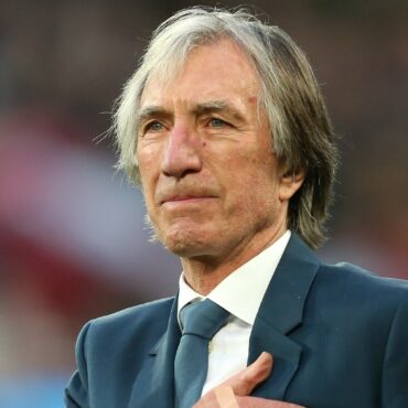 West Ham Pay Moving Tribute To Billy Bonds After Club Greats Death Aged 79