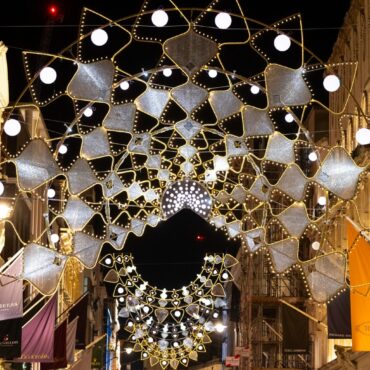 Bond Streets Spectacular Crown Jewels Have Switched On For Christmas