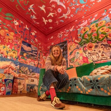 Home Hand Painted By Artist Goes On The Market As 2 Million