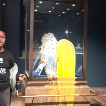 Protesters Target Crown Jewels In Tower Of London Stunt